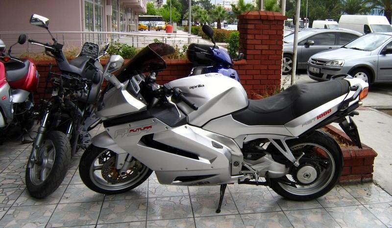 Motor Hikayesi Motosiklet blog - Aprilia RST1000 Futura - En iyi motosiklet listesine selesi ile girmişti.